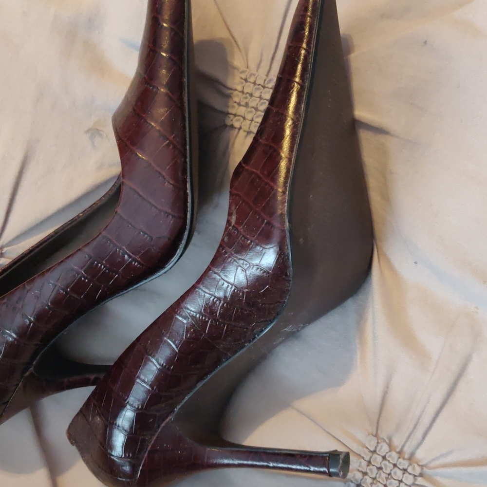 Pointed toe heels - Picture 2 of 4